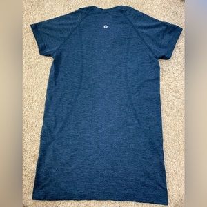 Lululemon swiftly tech short sleeve size 6